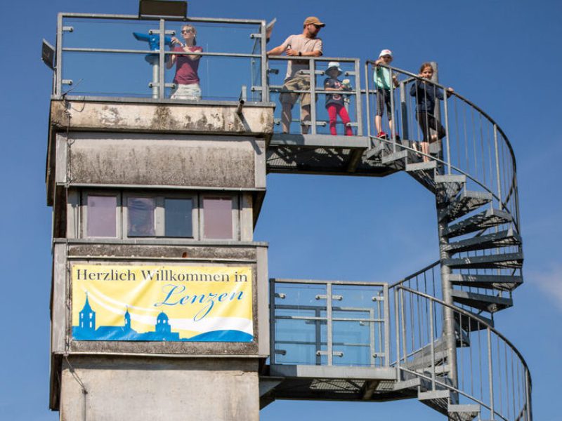 Eine Wendeltreppe führt auf das Dach des ehemaligen Lenzener Grenzturms (c) prignitzliebe-Anja Möller